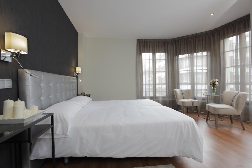 Hotel Rosal Oviede Extérieur photo