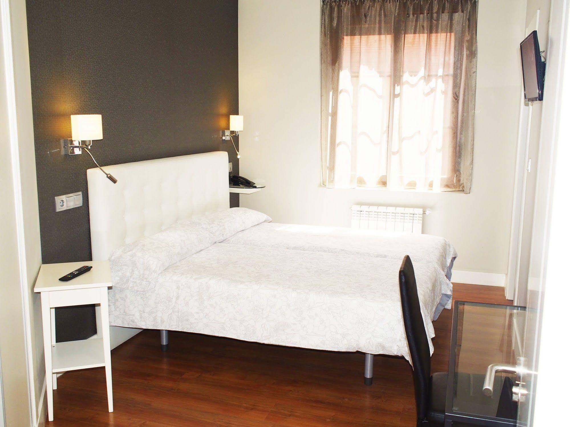 Hotel Rosal Oviede Extérieur photo