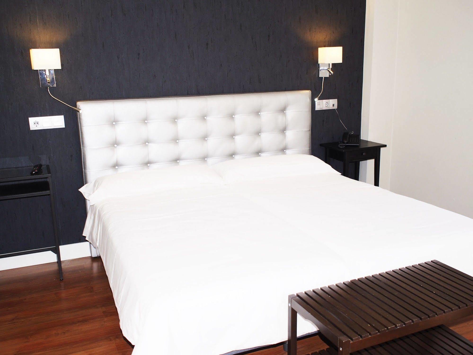 Hotel Rosal Oviede Extérieur photo