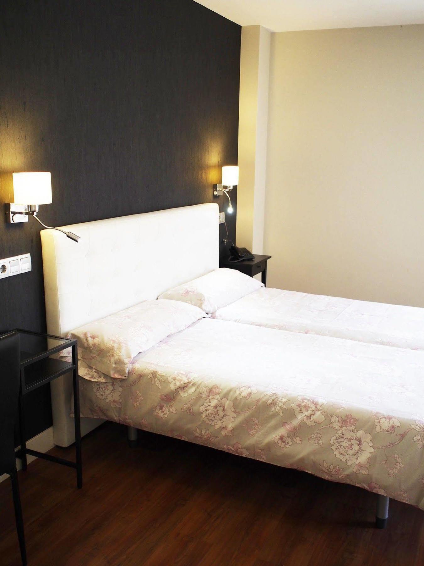Hotel Rosal Oviede Extérieur photo
